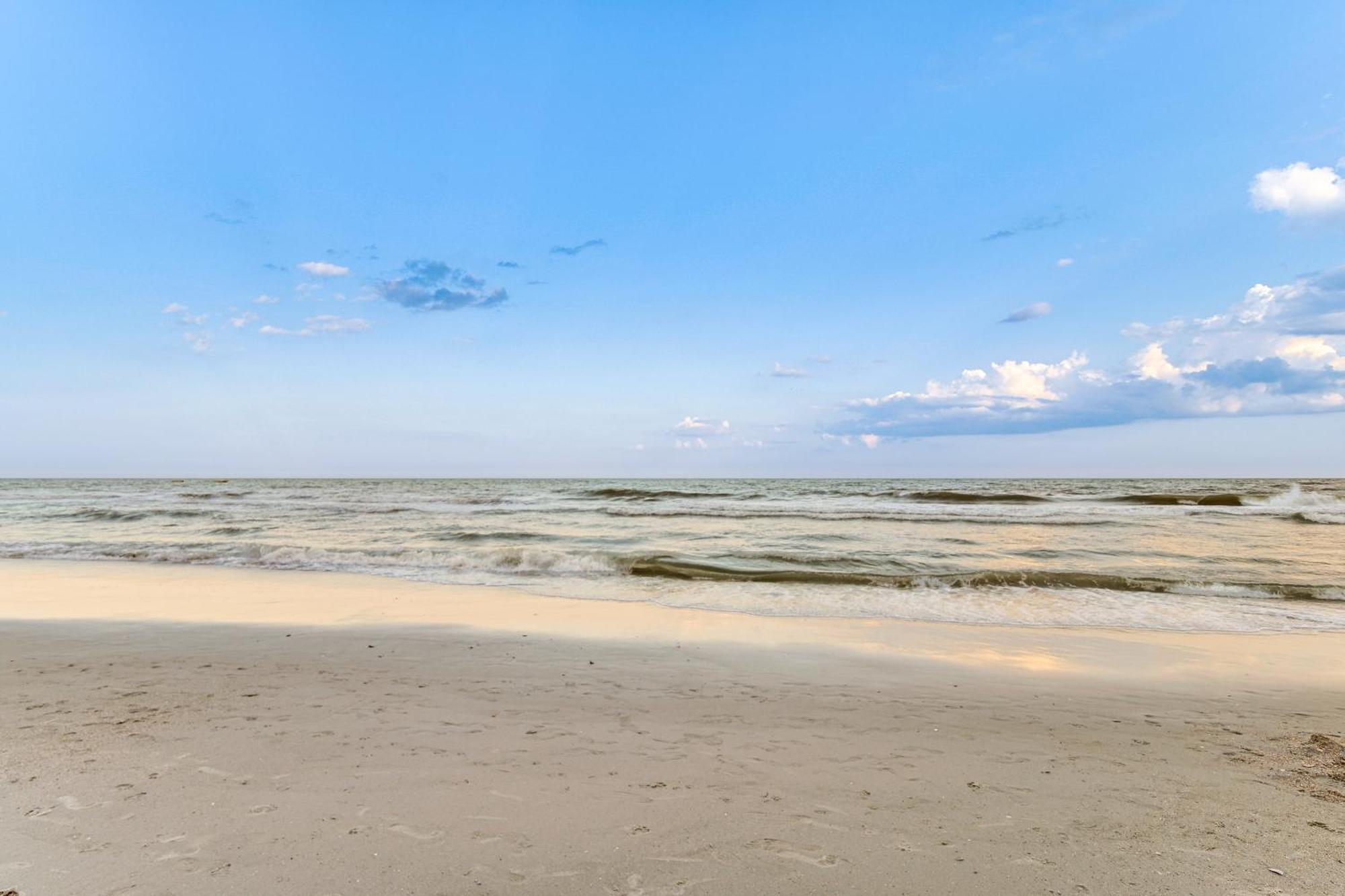 Updated Resort Condo, Walk To Myrtle Beach! 외부 사진
