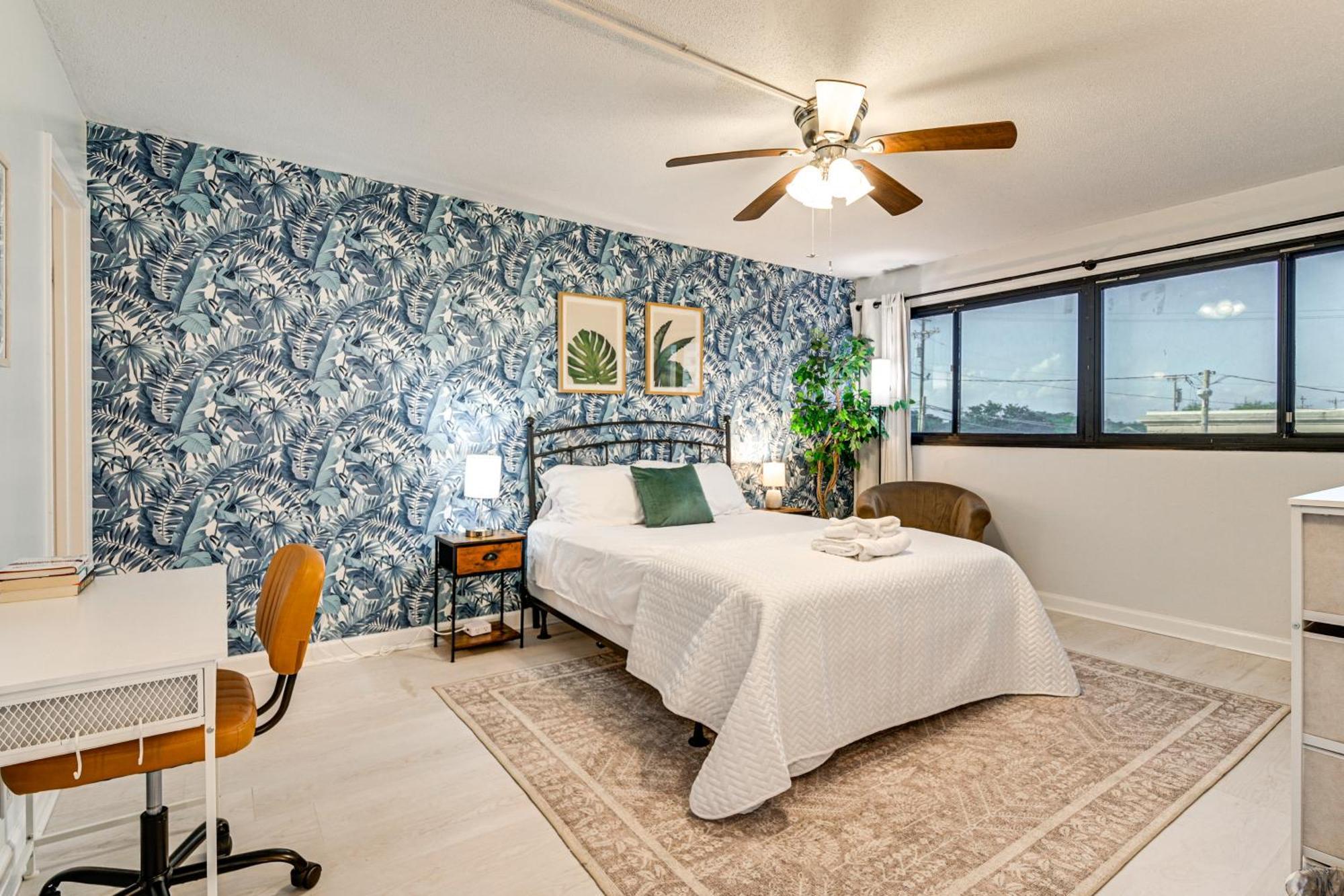 Updated Resort Condo, Walk To Myrtle Beach! 외부 사진