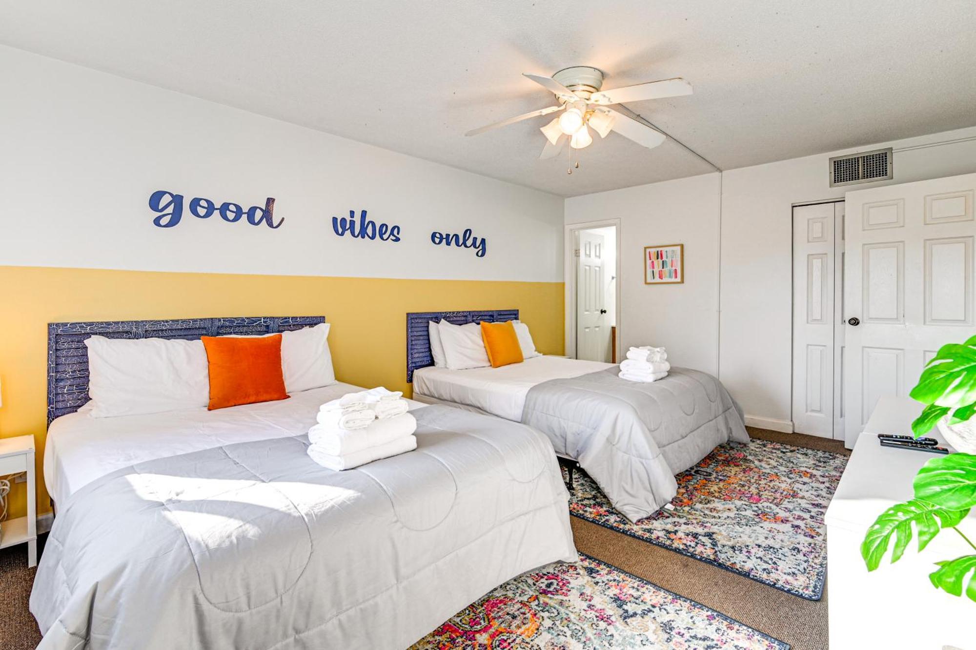 Updated Resort Condo, Walk To Myrtle Beach! 외부 사진