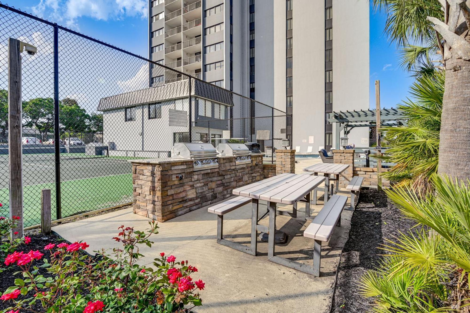 Updated Resort Condo, Walk To Myrtle Beach! 외부 사진